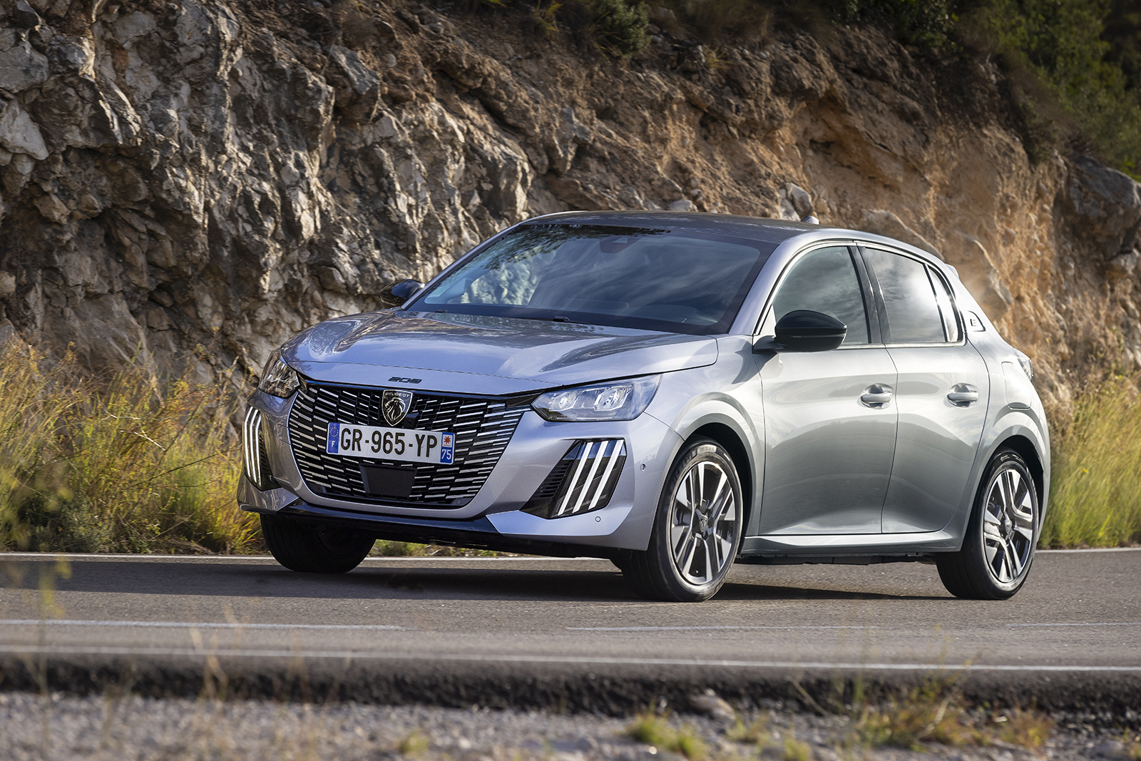Peugeot 208 and e-208 review 2023: Bright future for updated supermini?