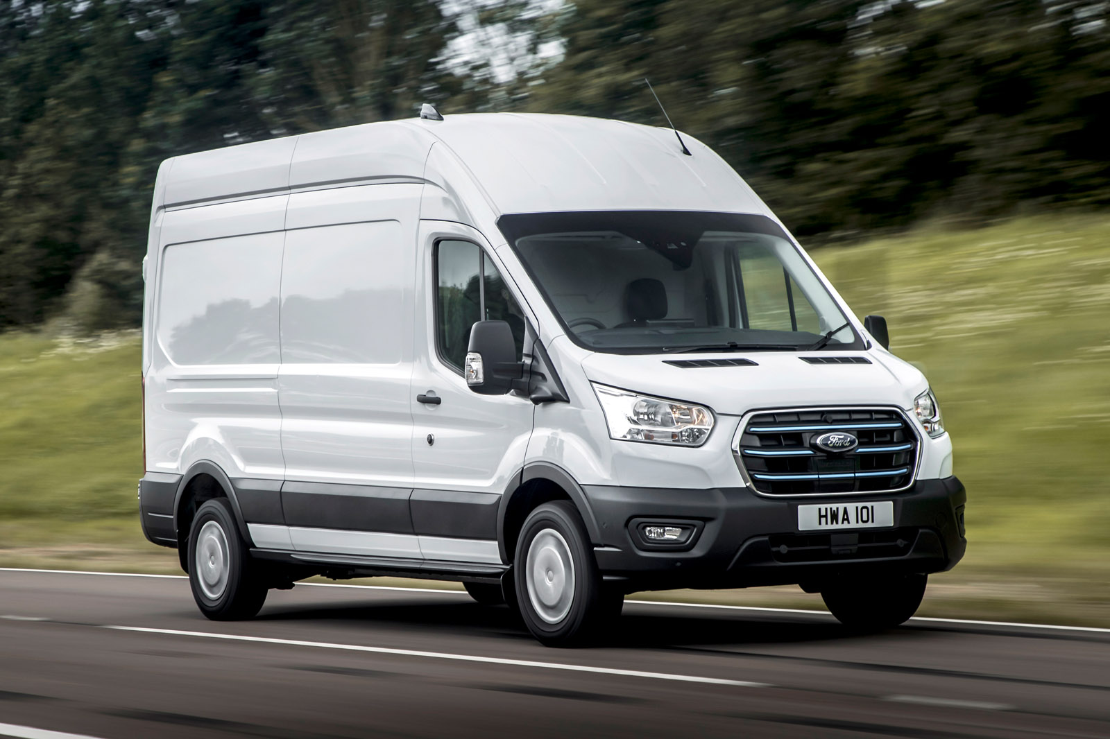 https://www.autocar.co.uk/sites/autocar.co.uk/files/1-ford-e-transit-2022-first-drive-review-tracking-front.jpg