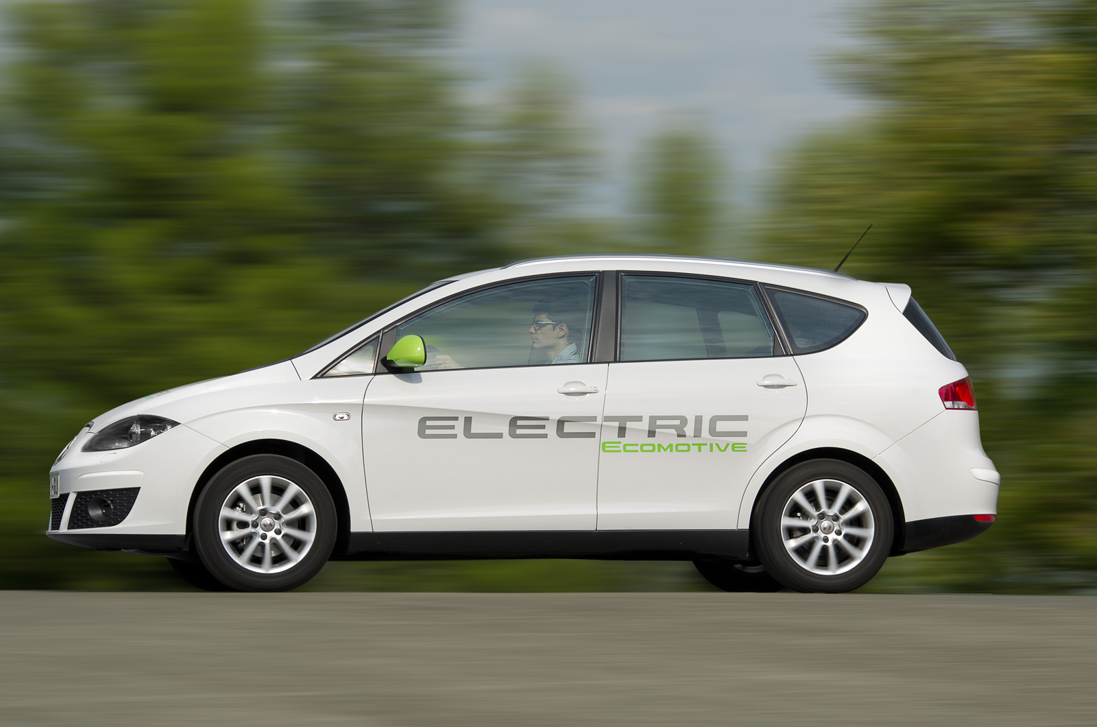 SEAT Altea XL Electric Ecomotive coming in 2015 - Drive