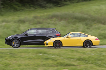 Porsche Cayenne vs 911 head to head video | Autocar