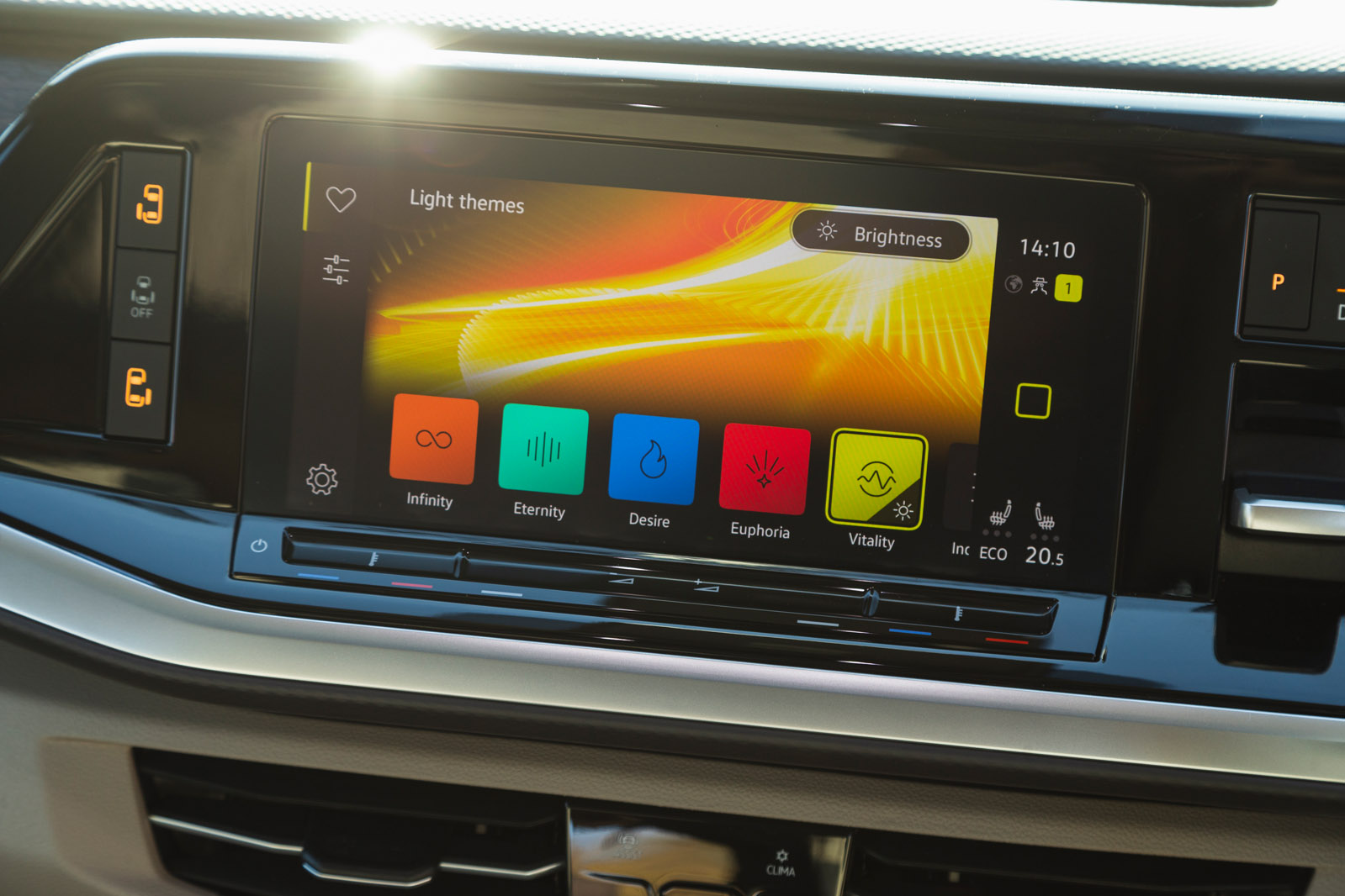 VW Caddy eHybrid Shows It All, Including Massive Infotainment Screen