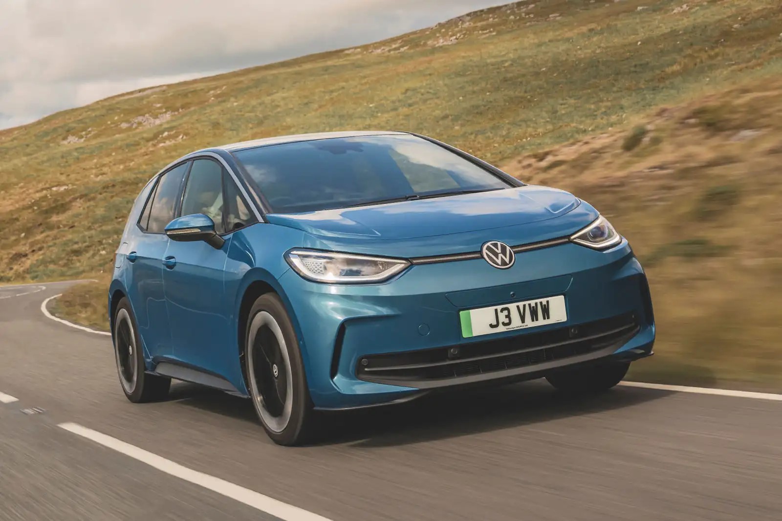 https://www.autocar.co.uk/Volkswagen%20ID%203%20front%20quarter%20dynamic