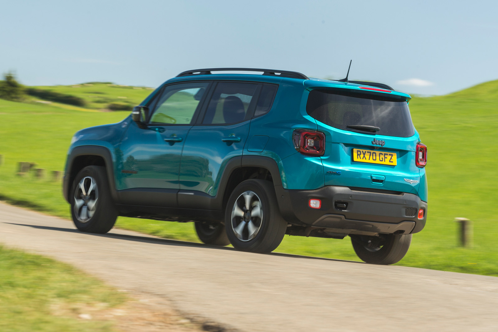 Jeep® Renegade 4xe esplora le tre Corniches della Costa Azzurra, Jeep