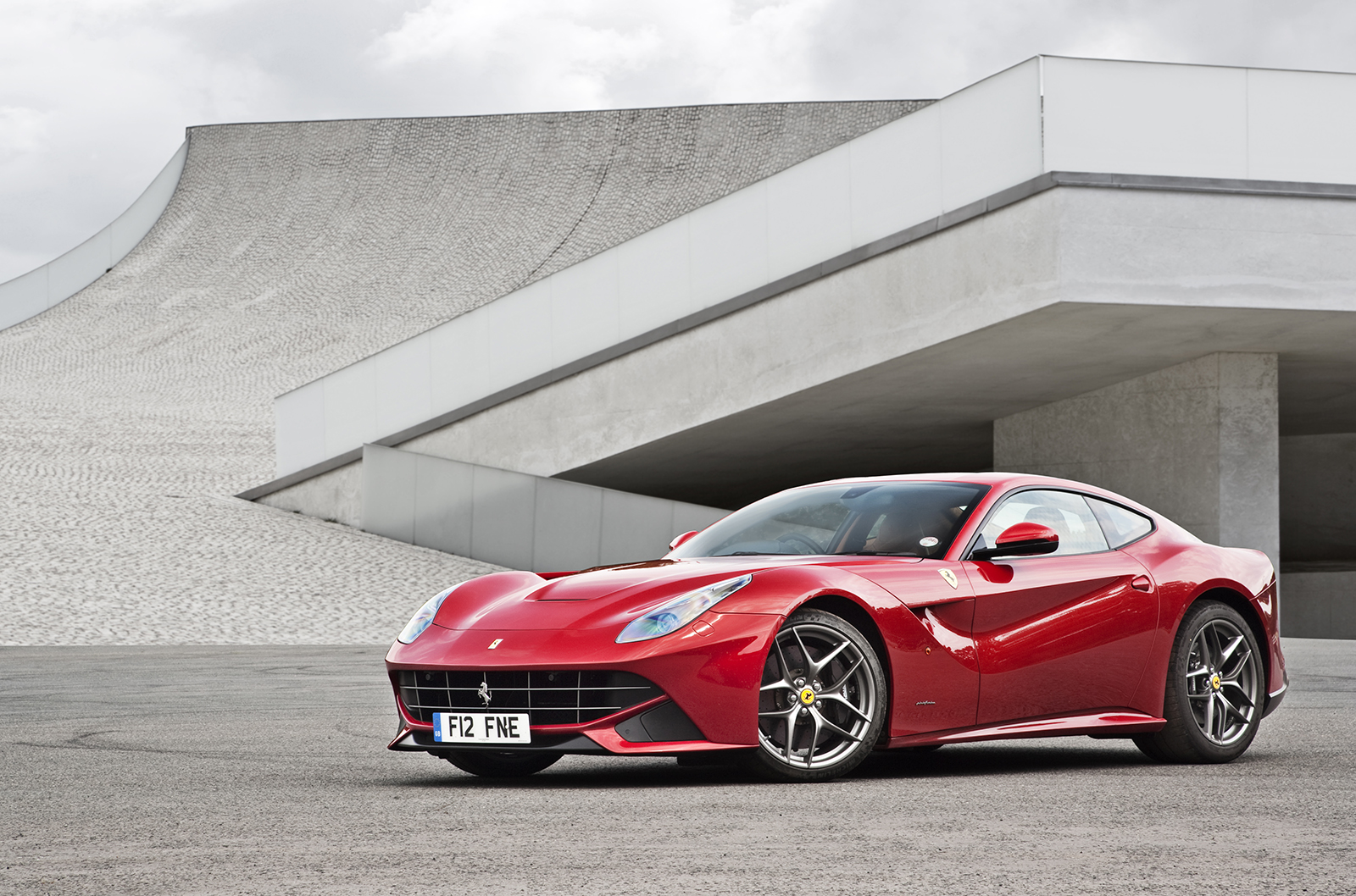 2015 Ferrari F12berlinetta Specs, Price, MPG & Reviews