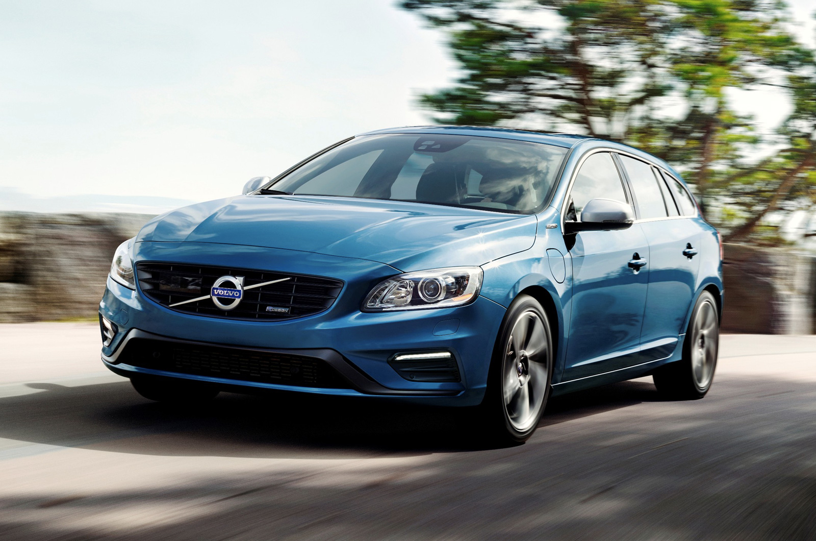 Quick News: Volvo V60 Hybrid; Jaguar's Art Concepts; Jensen Dealer 