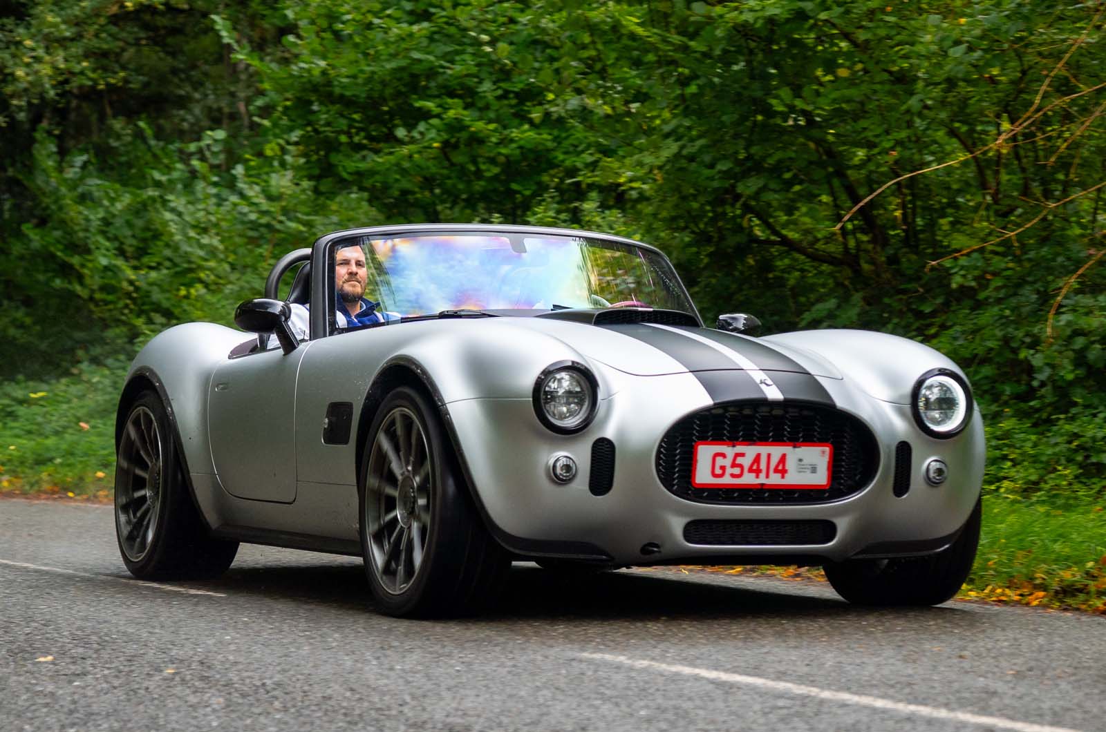 AC Cobra GT Roadster tracking