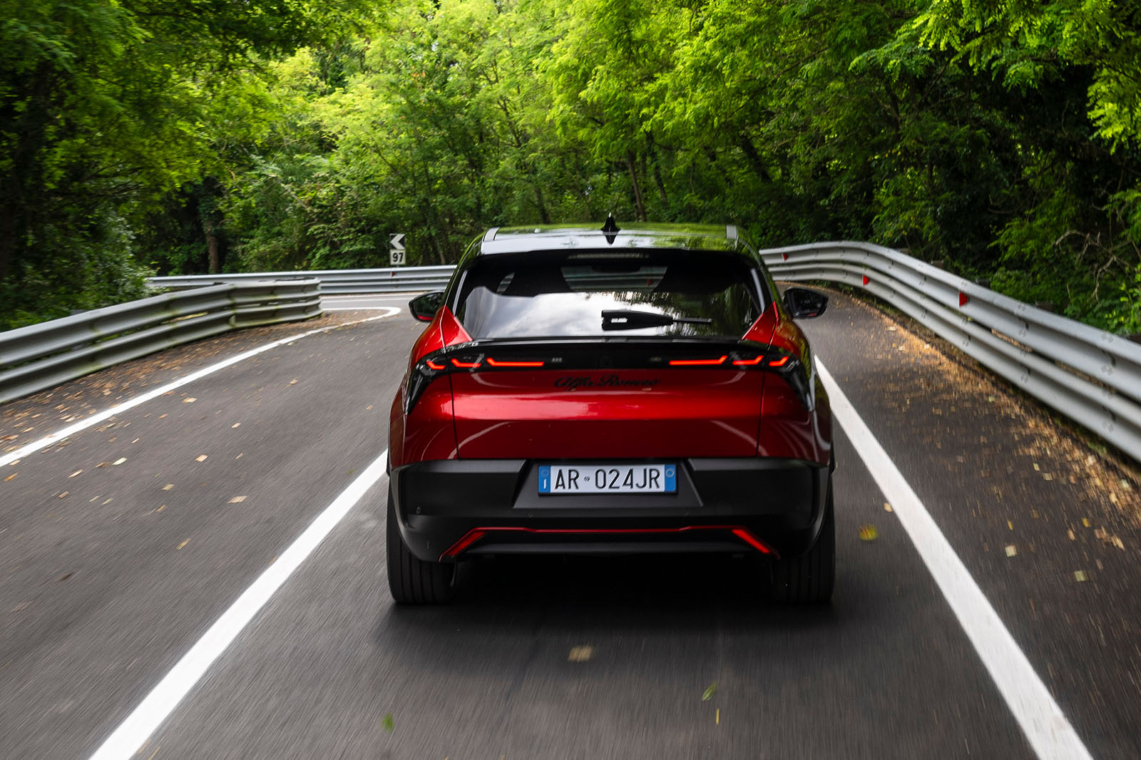 alfa romeo junior veloce review 2024 21 rear tracking