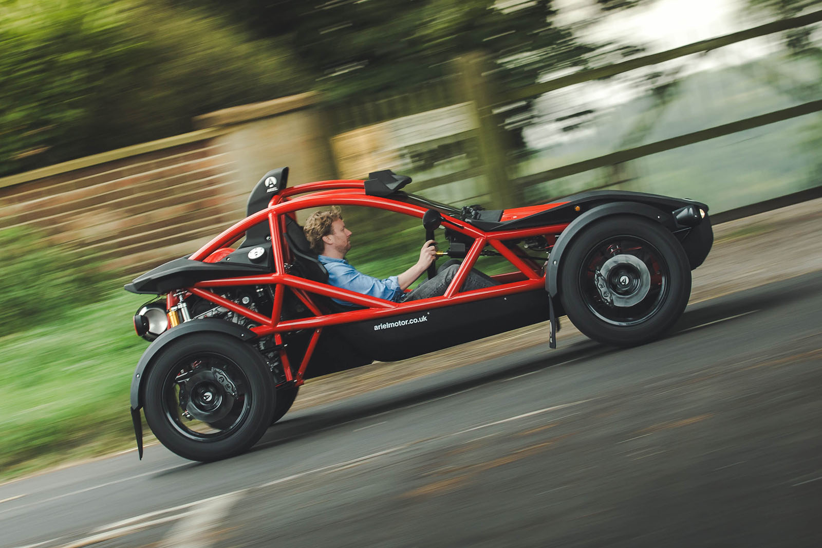 ariel nomad 2 review 2024 02 side panning