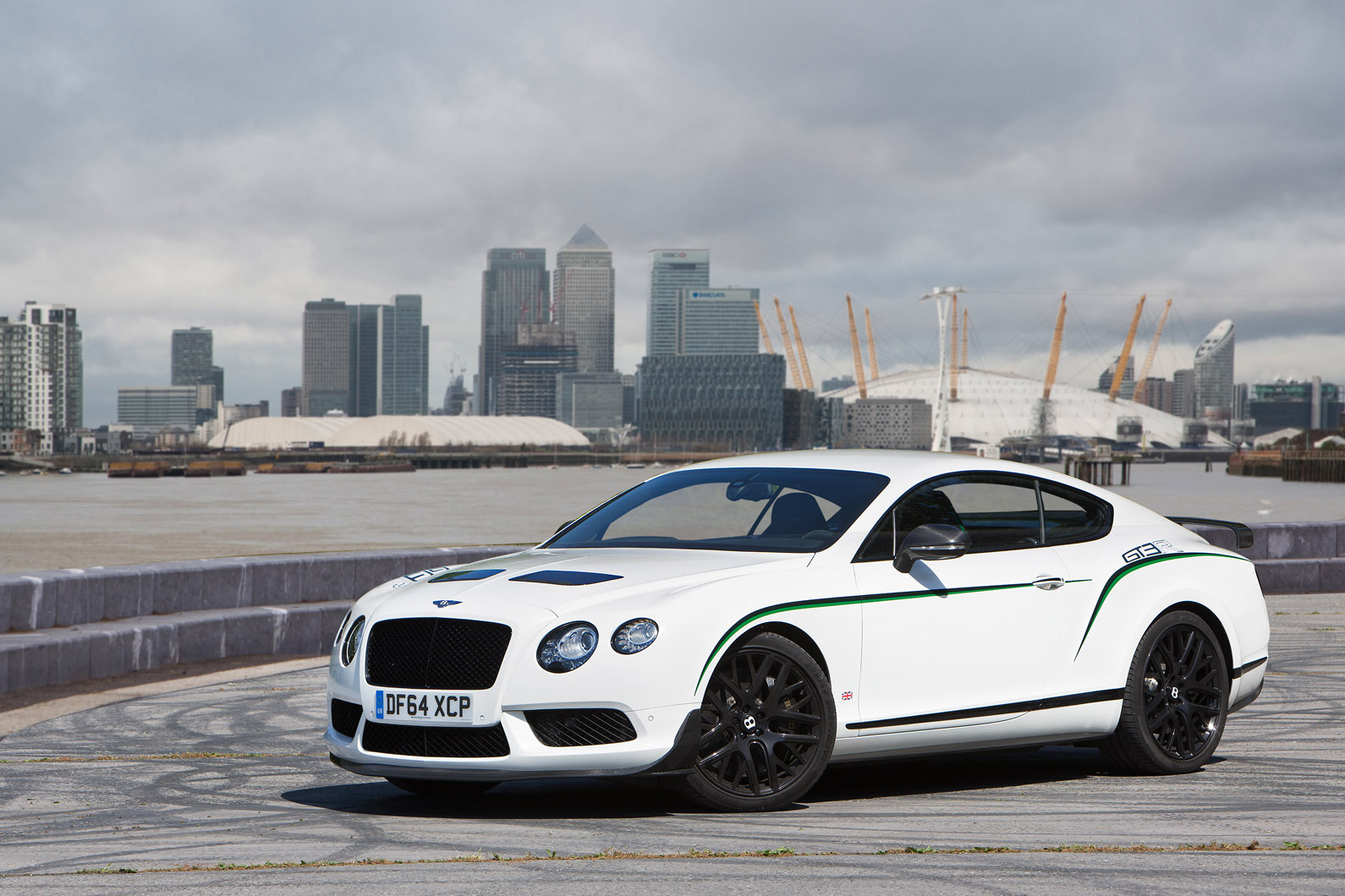 4 star Bentley Continental GT3-R