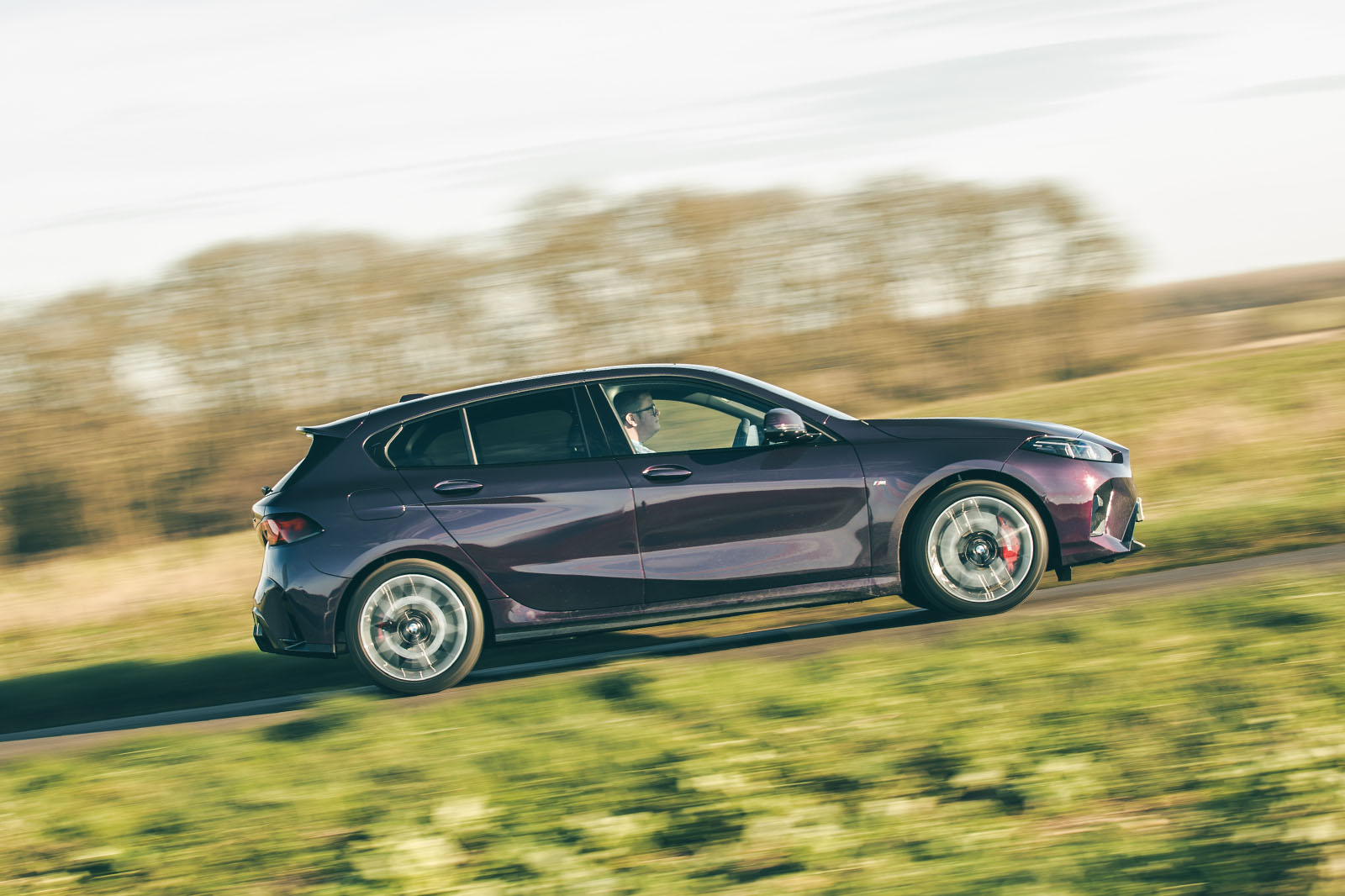 BMW 1 Series review 2025 02 panning