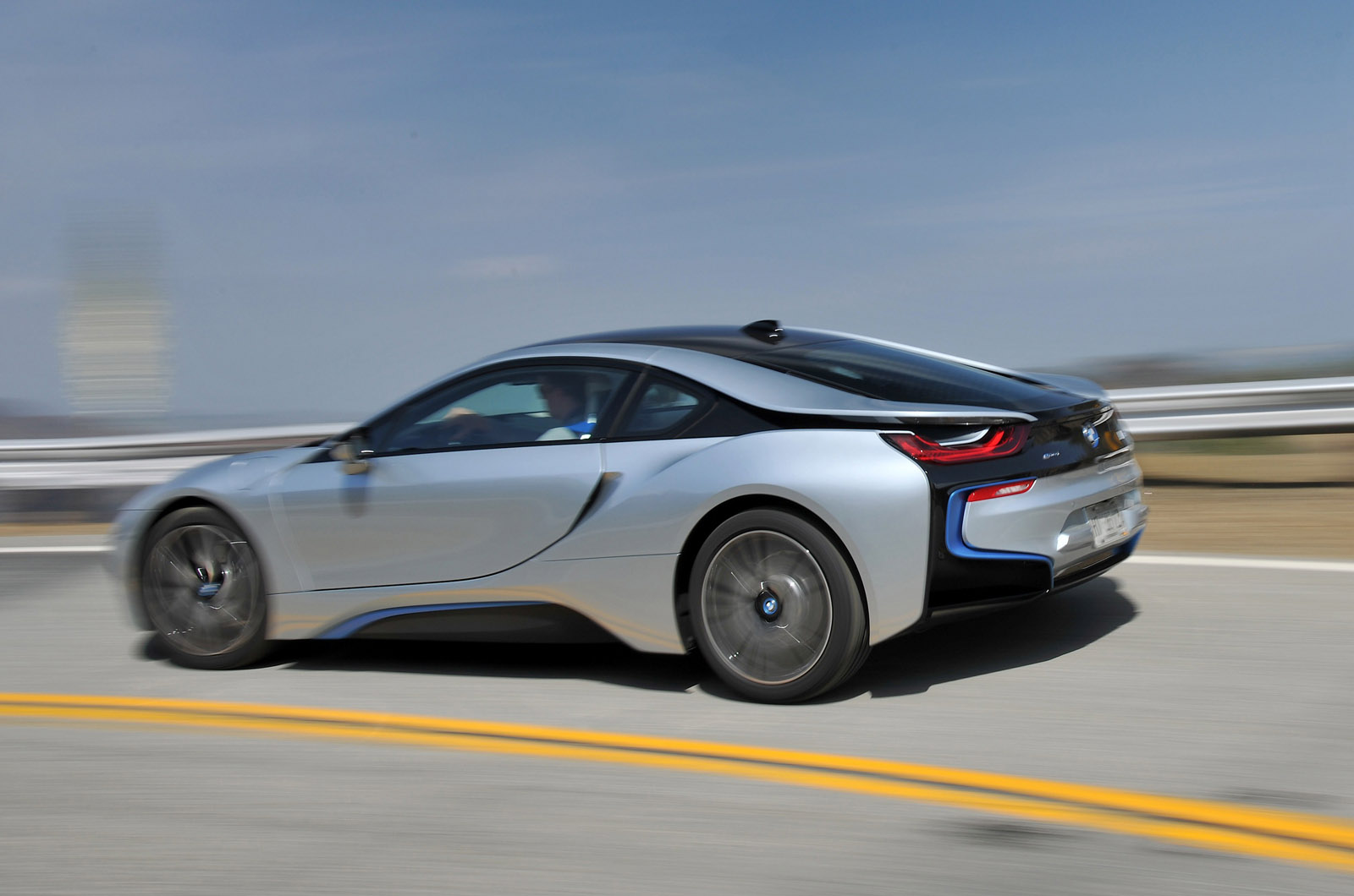 The BMW i8's conflicting personality is what makes it a frustrating ...