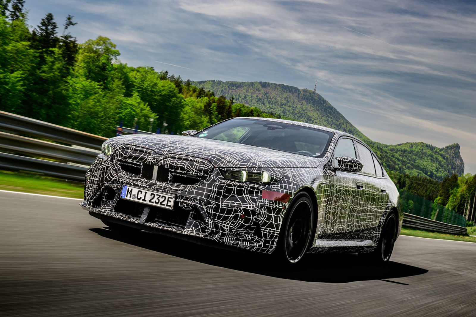 BMW M5 prototype review - Mildirix.com