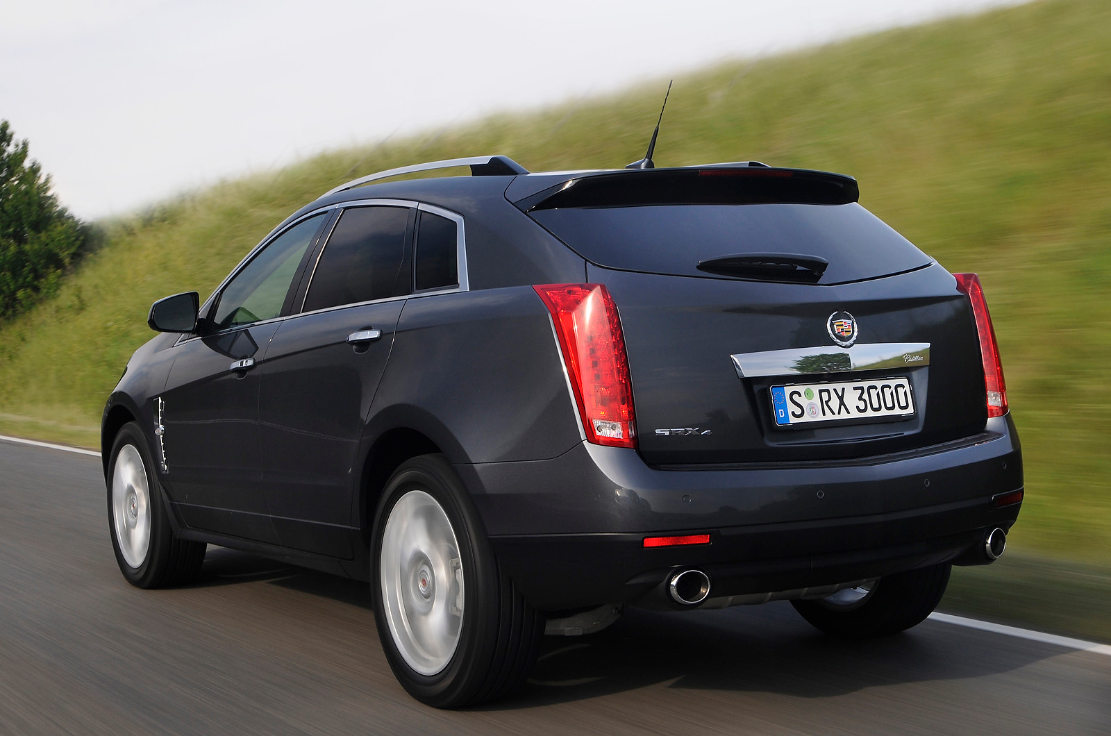 Cadillac Srx 07 08 Review 21 Autocar