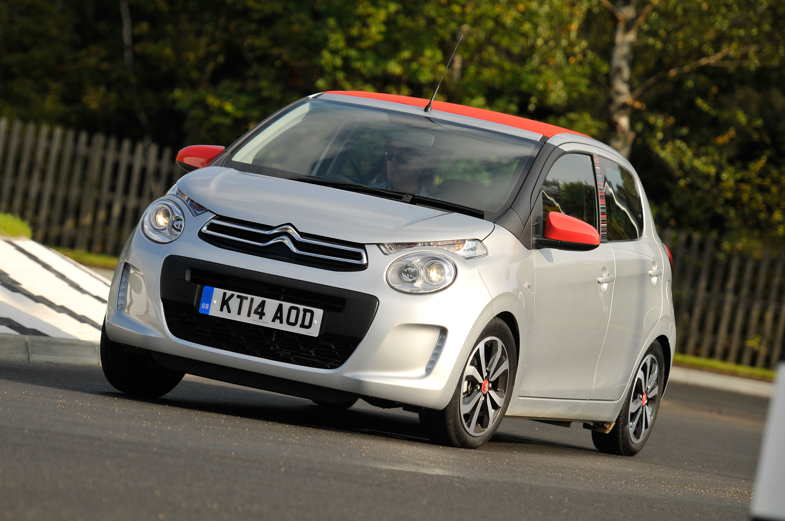 Citroen C1 hatchback 2014 review - Carbuyer 