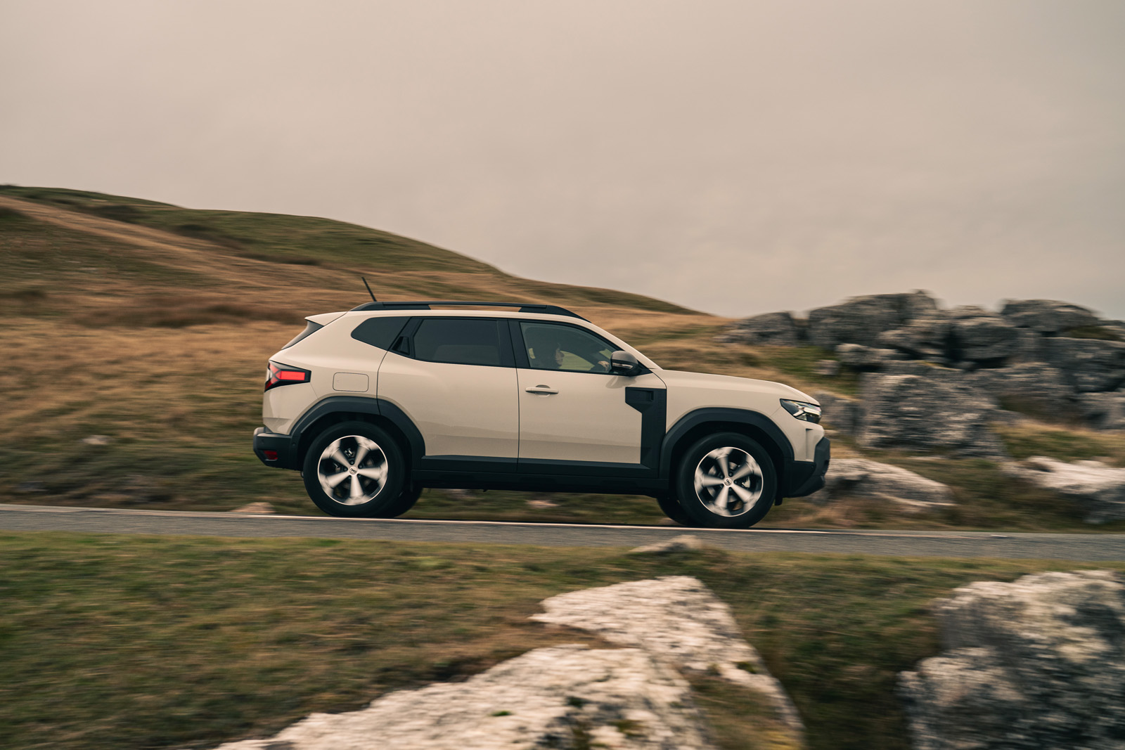 Dacia Duster side view