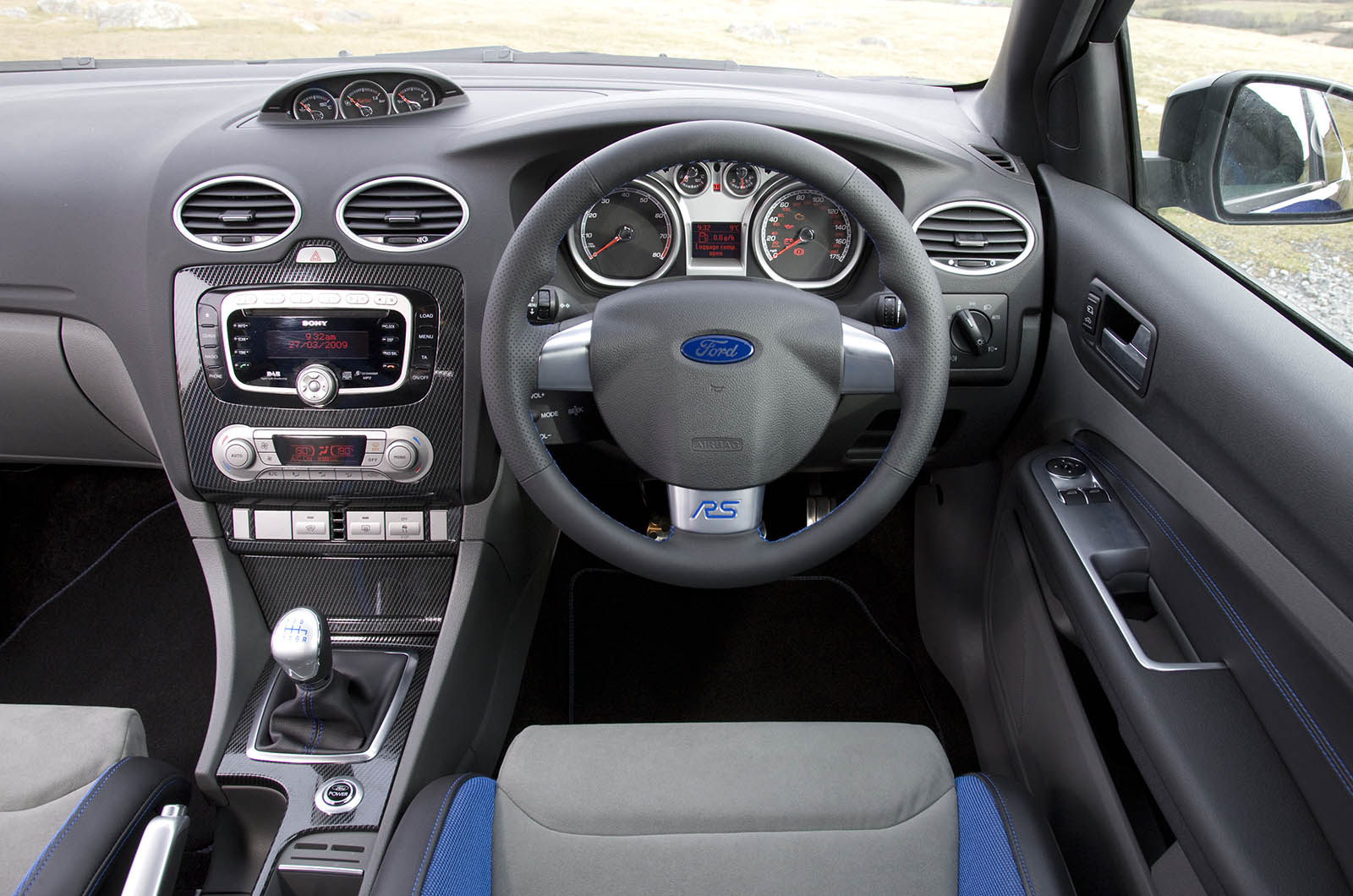 ford focus rs 2010 interior