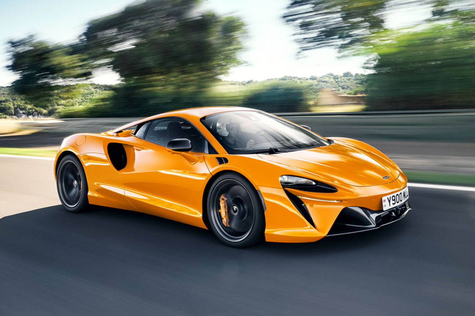 New 2022 McLaren Artura Supercar Brings McLaren to the Hybrid Market