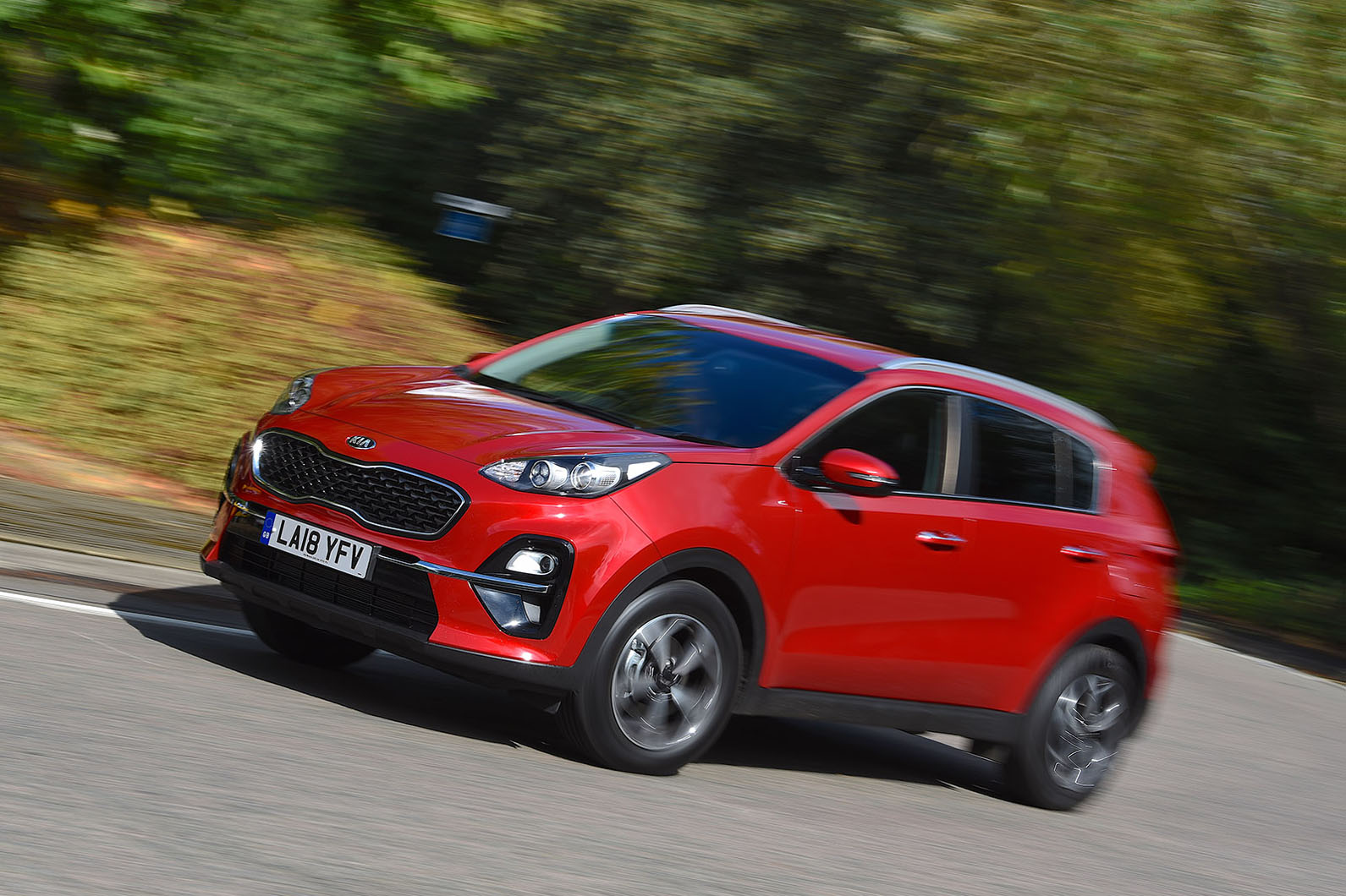 https://www.autocar.co.uk/sites/autocar.co.uk/files/images/car-reviews/first-drives/legacy/1-kia-sportage-2-2018-fd-hero-front.jpg