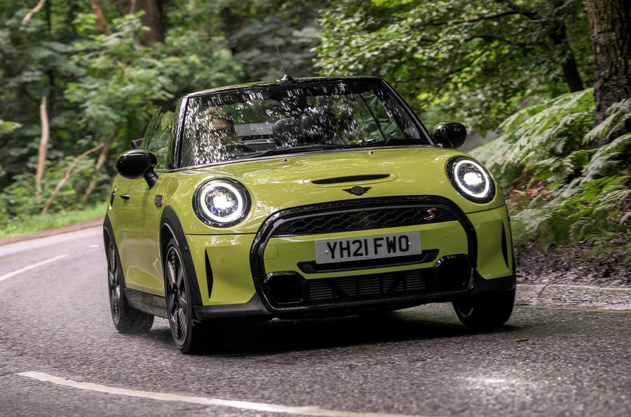 Mini stops production of manual cars due to supply problems