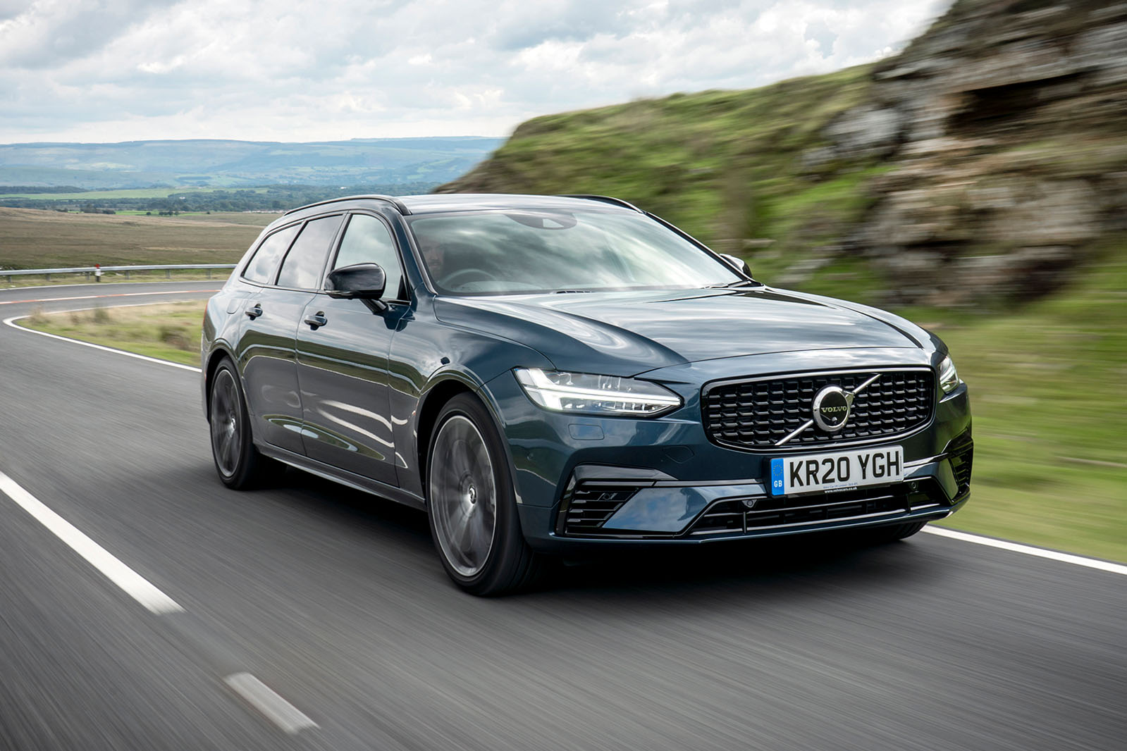 Volvo V90 Recharge T6 AWD R-Design 2020 UK first drive