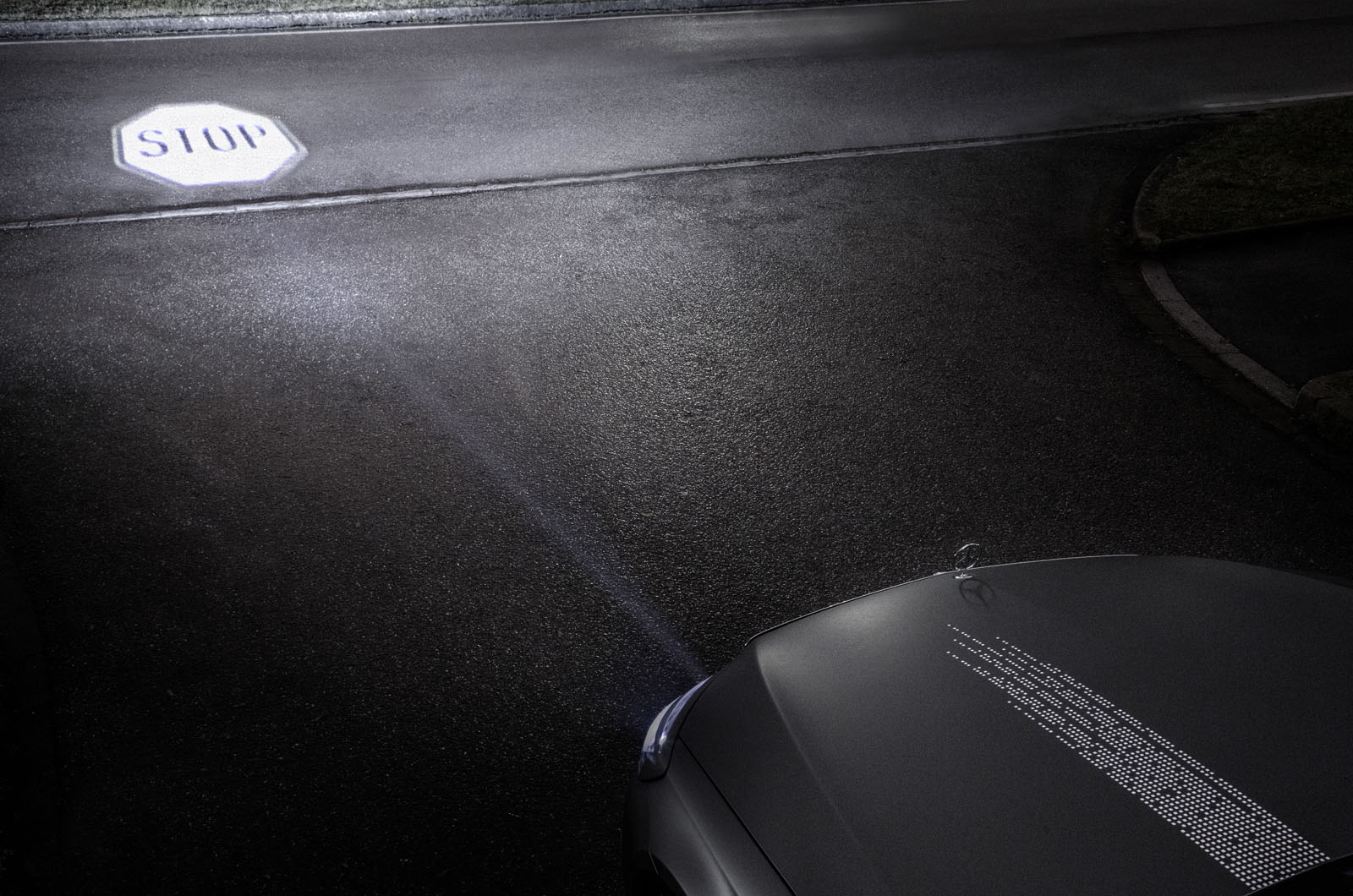 reveals new digital lighting technology | Autocar