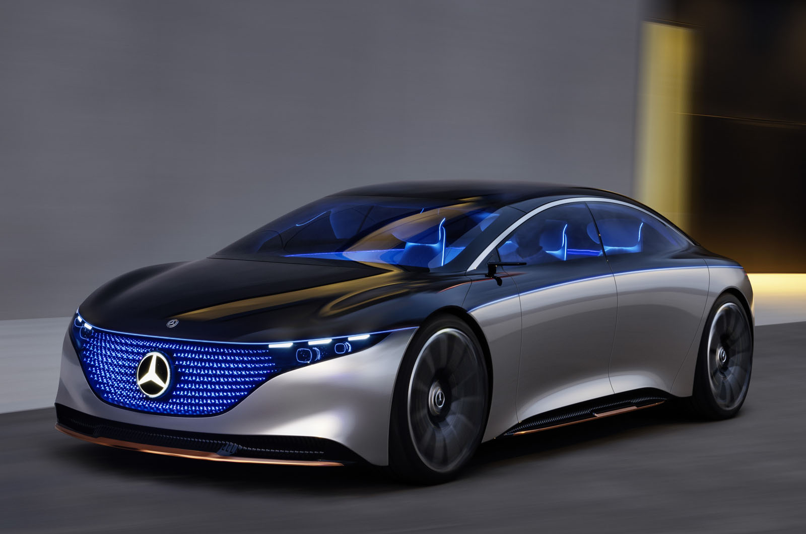 mercedes ev eqs