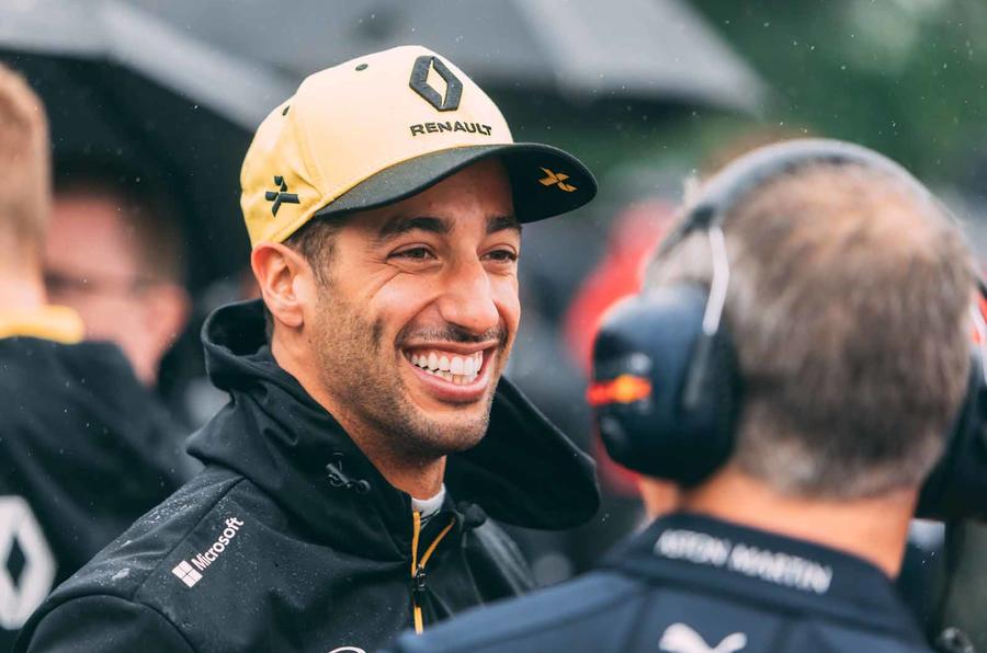 F1 Latest Sainz Signs For Ferrari Ricciardo Joins Mclaren Autocar