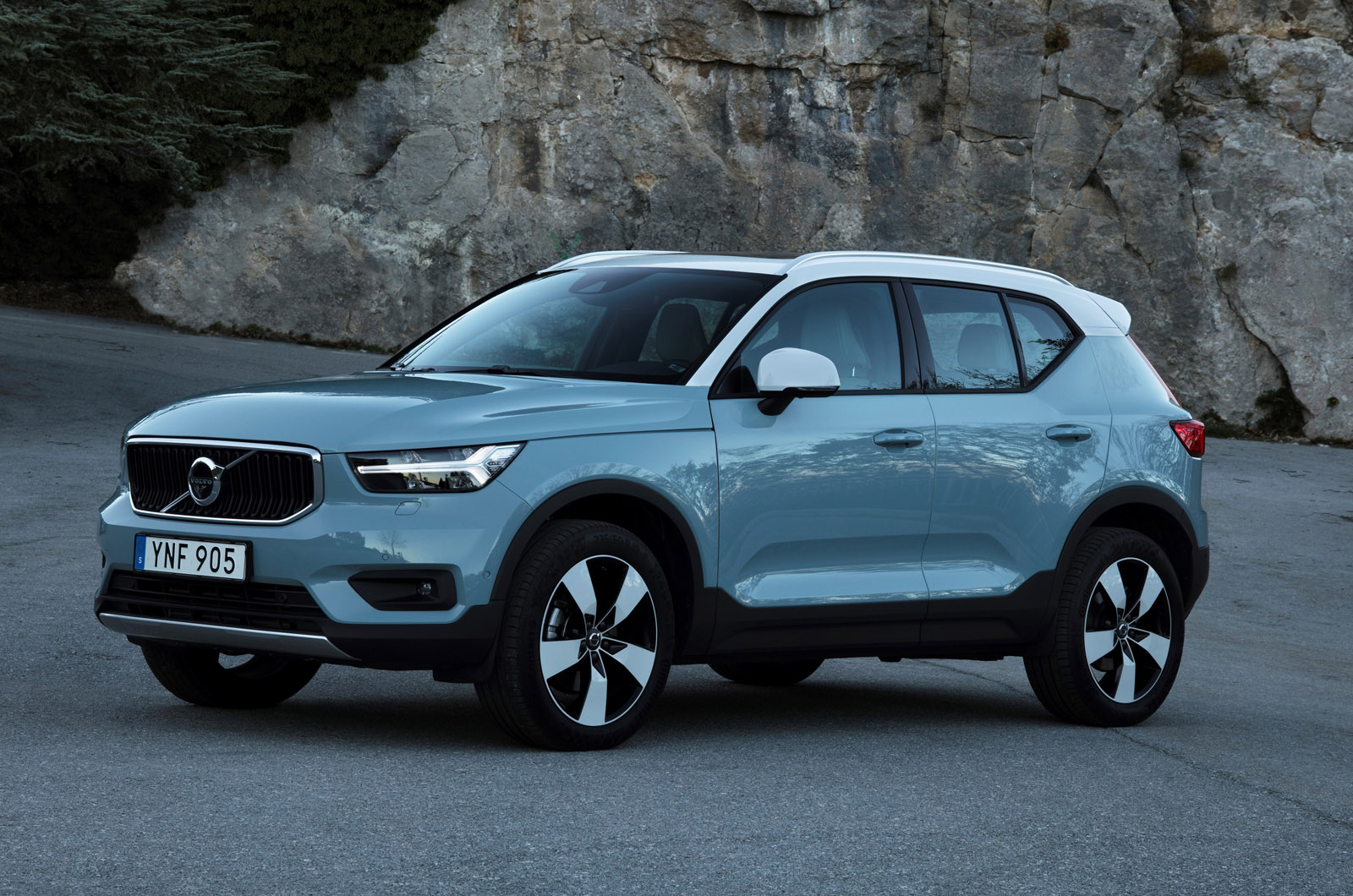 Volvo XC40 wins Car of the Year prize Autocar