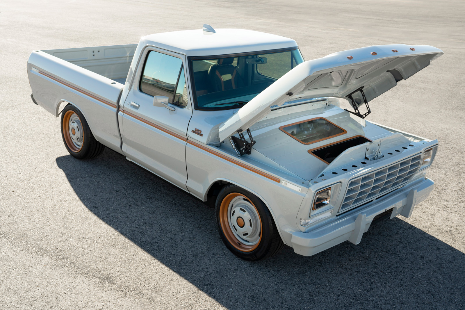 Ford shows off 480bhp F-100 with Mustang Mach-E power