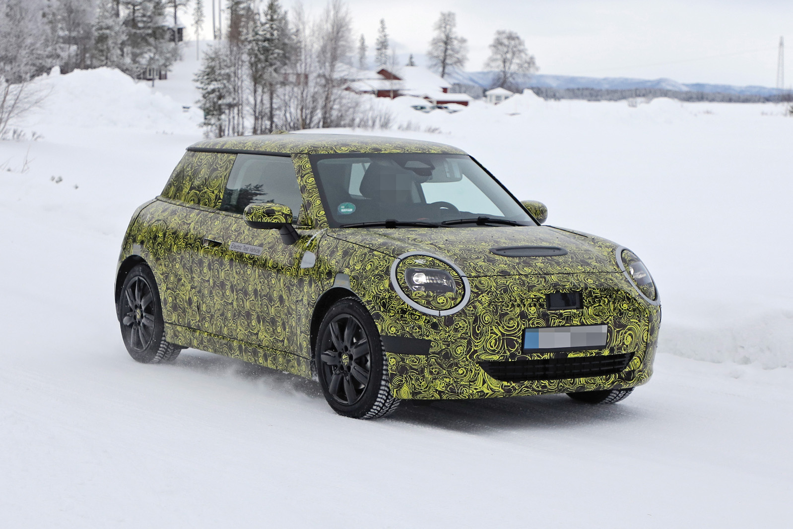 New 2023 Mini Electric hatch spotted winter testing | Autocar