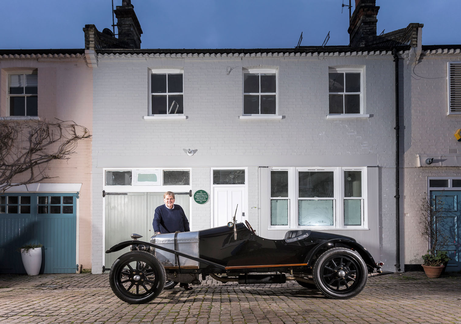 Aston martin roadtrip ac 493 0