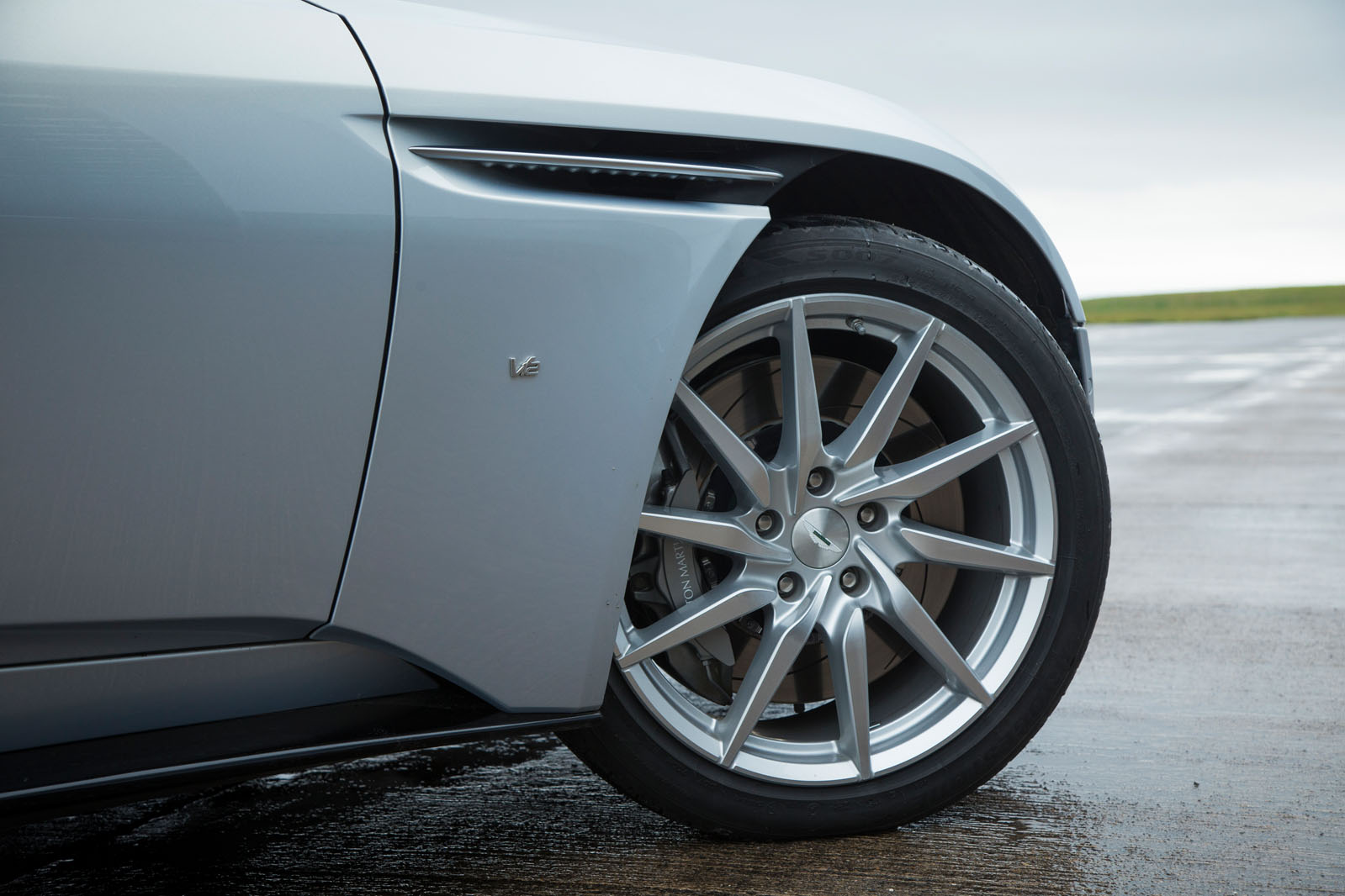 Aston martin roadtrip ac 538 0