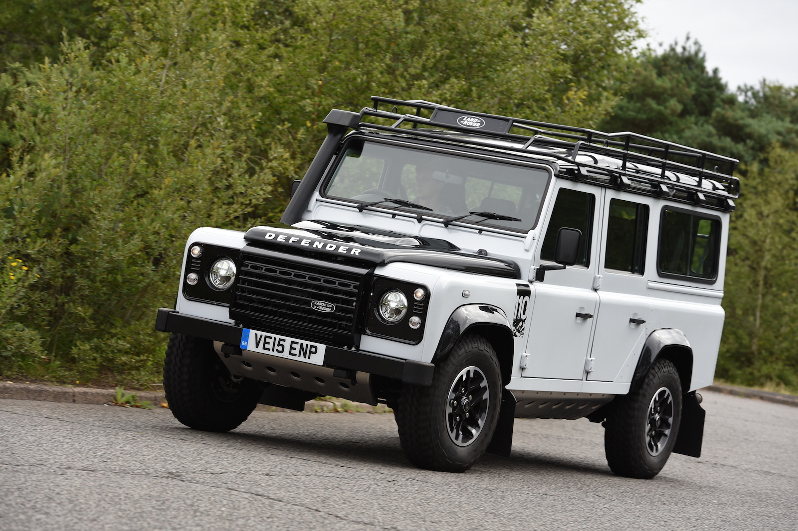 vis Mitt George Bernard 2015 Land Rover Defender 110 Adventure UK first drive | Autocar