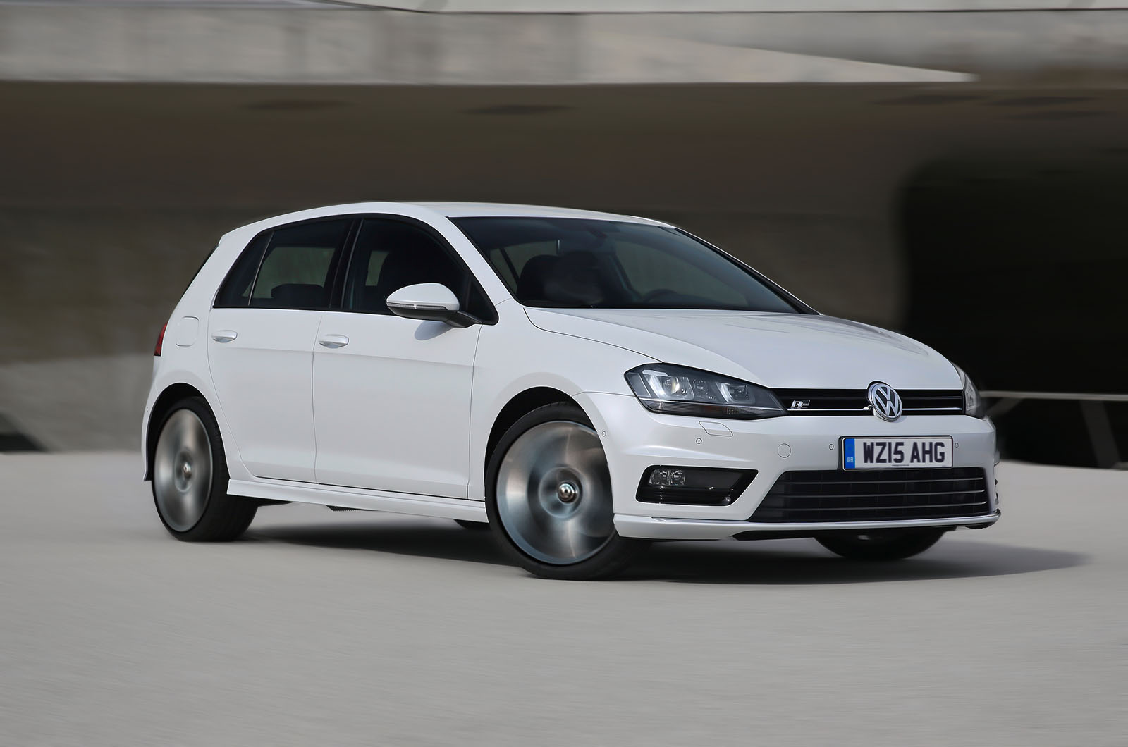 St In zoomen gemeenschap 2015 Volkswagen Golf 1.4 TSI 150 R Line review review | Autocar