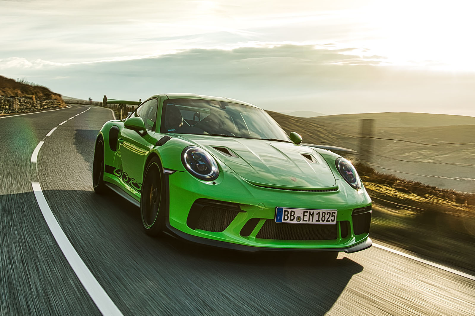 Driving A Porsche 911 Gt3 Rs Around The Isle Of Man Tt Autocar