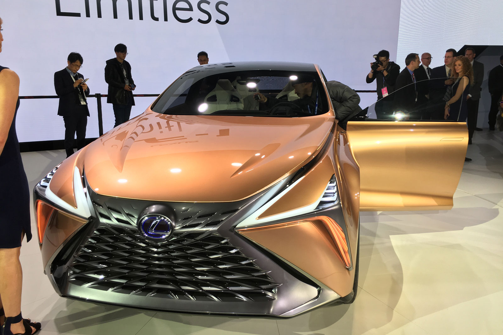 Lexus Lf 1 Limitless Previews Flagship Road Rover Rival Autocar