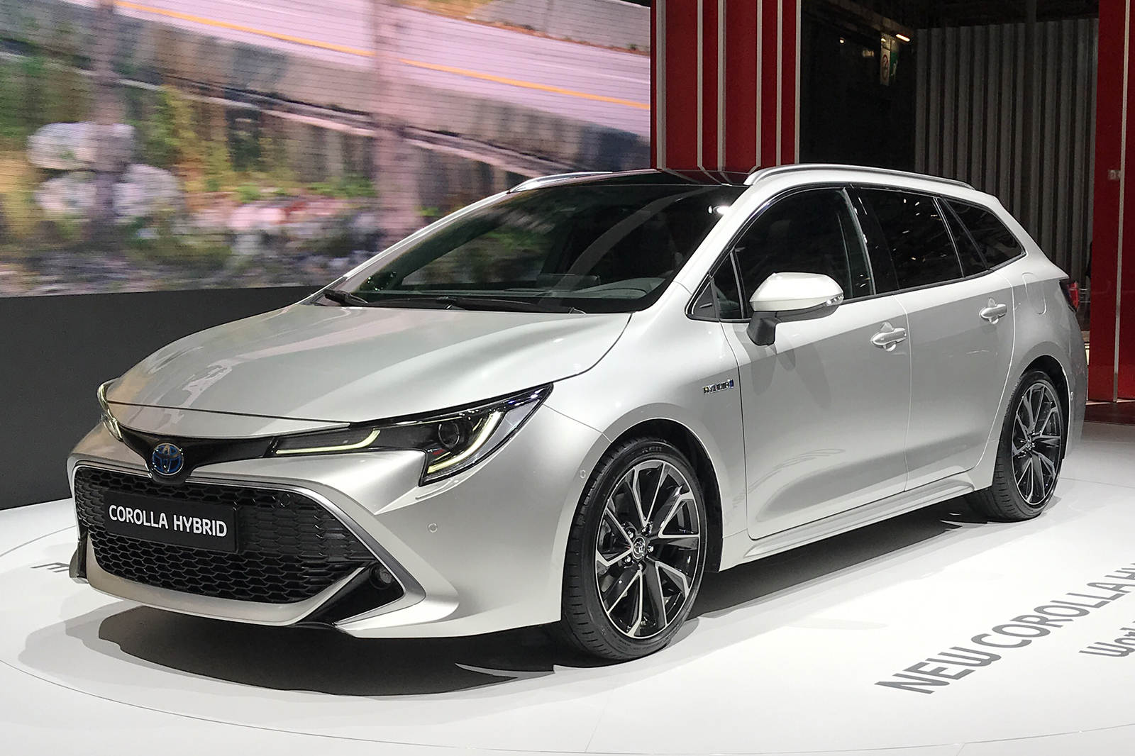 2019 New Toyota Auris Exterior and Interior 