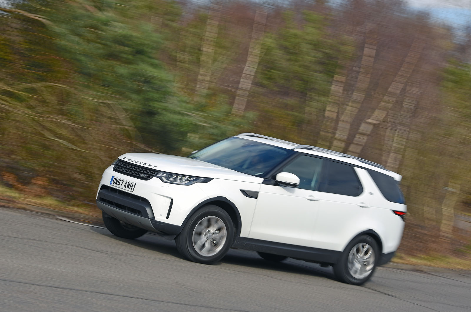 Land Rover Discovery 2.0 Si4 SE 2018 review Autocar