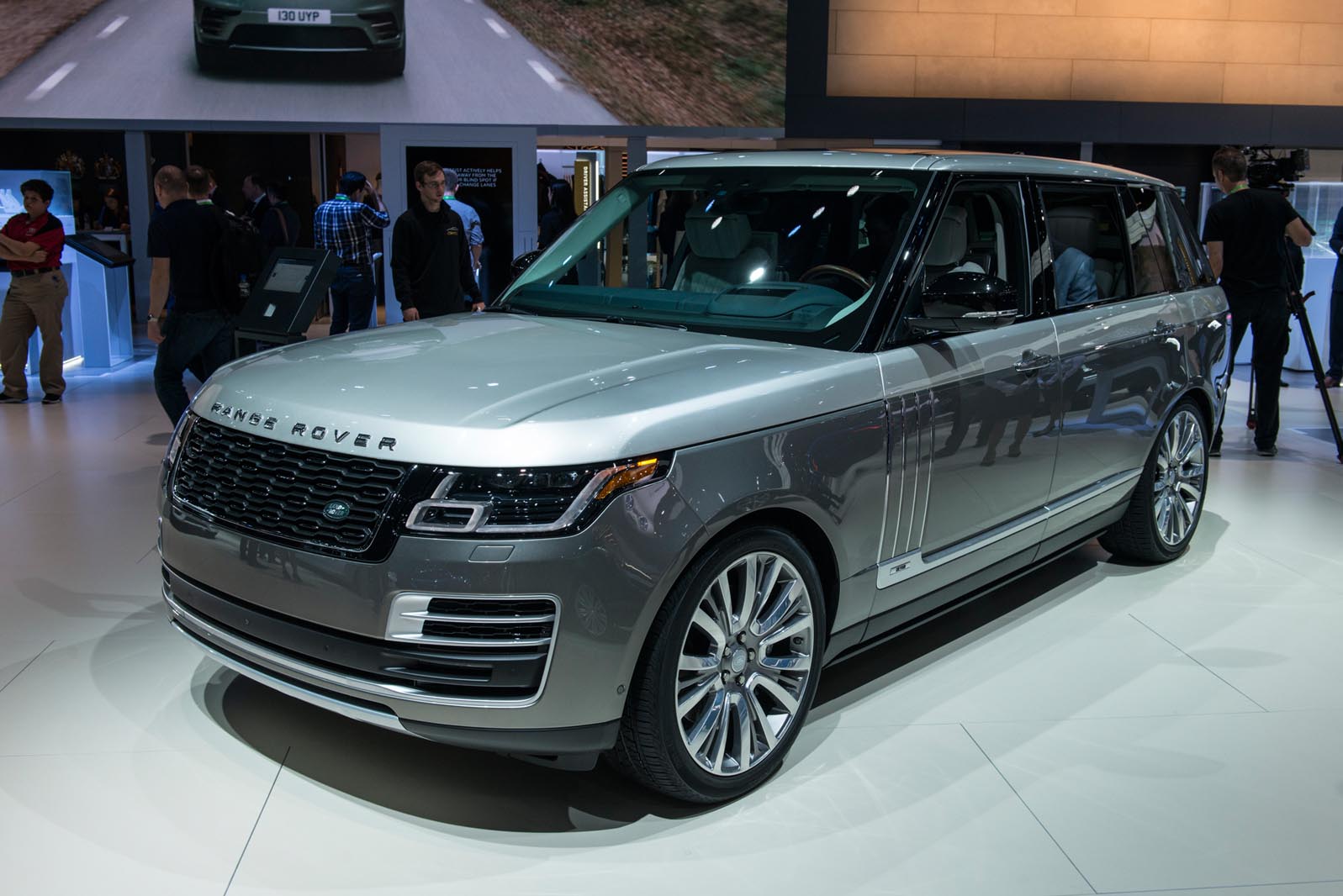 Extended Range Rover SVAutobiography revealed | Autocar