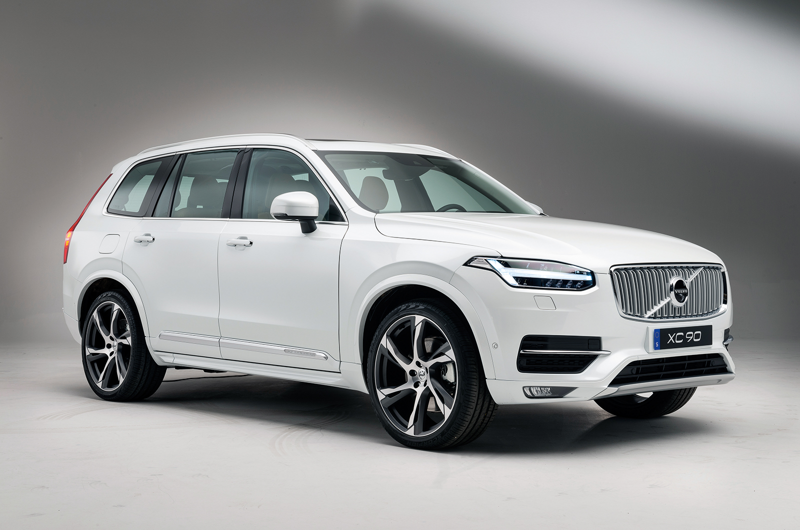 Matt Prior's tester's notes - The Volvo XC90's old, new suspension ...