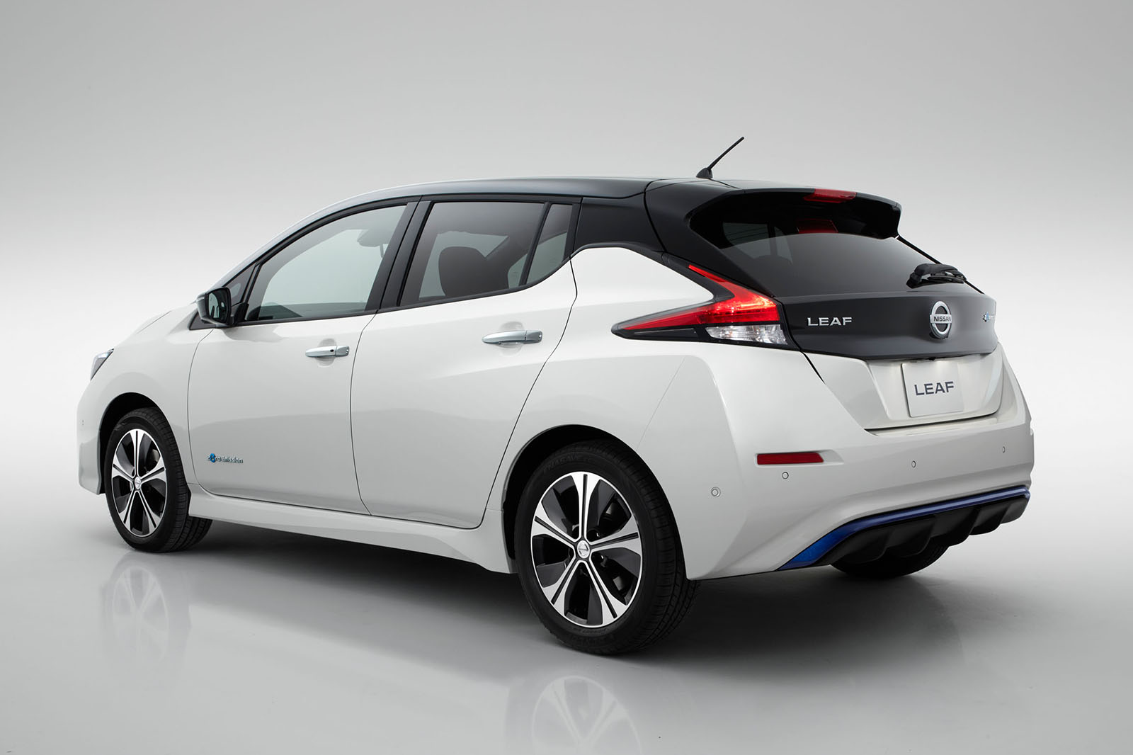 Nissan leaf store suv