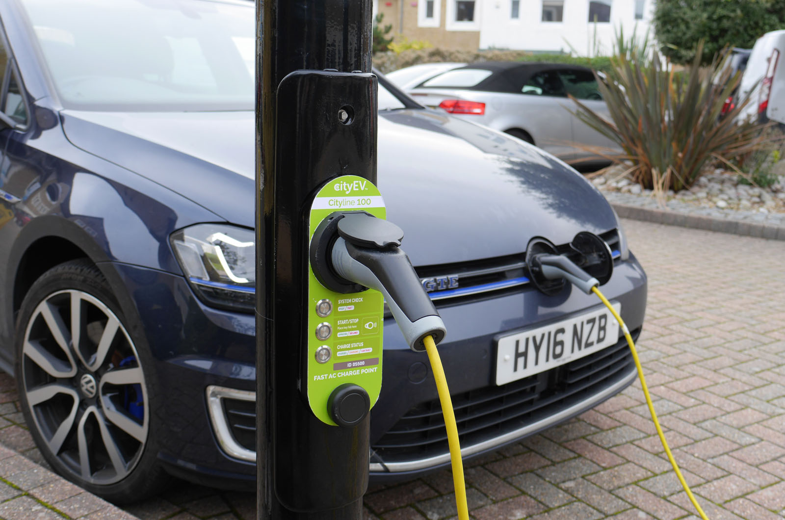 electric car charging lamp post