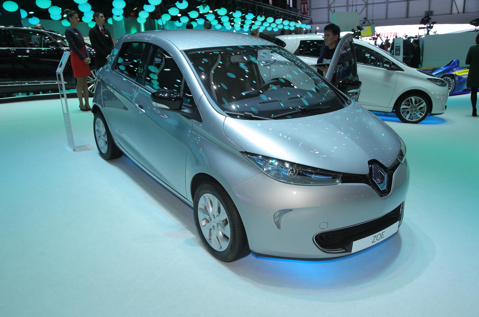 Renault Upgrades Zoe Ev Autocar