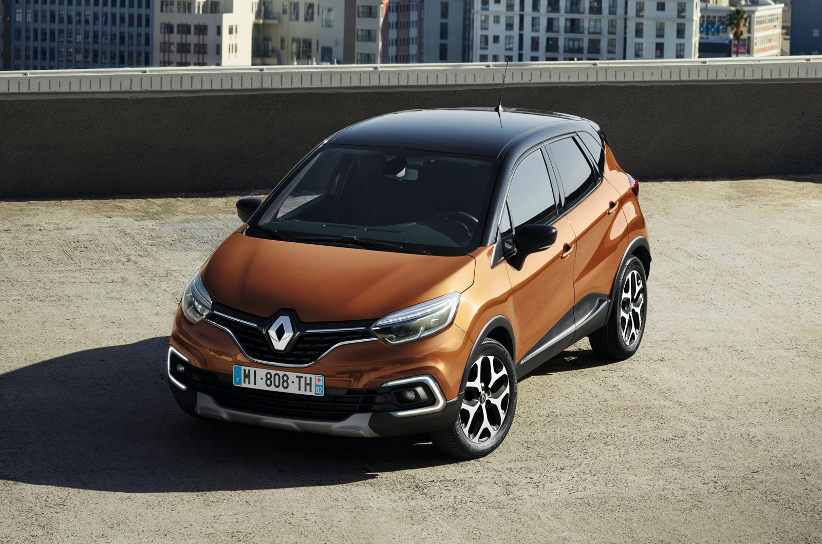 Facelifted Renault Captur launches with starting price of £15,355