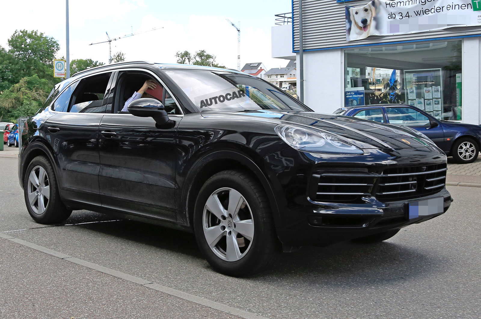 18 Porsche Cayenne First Official Pic Shows Macan Influence Autocar