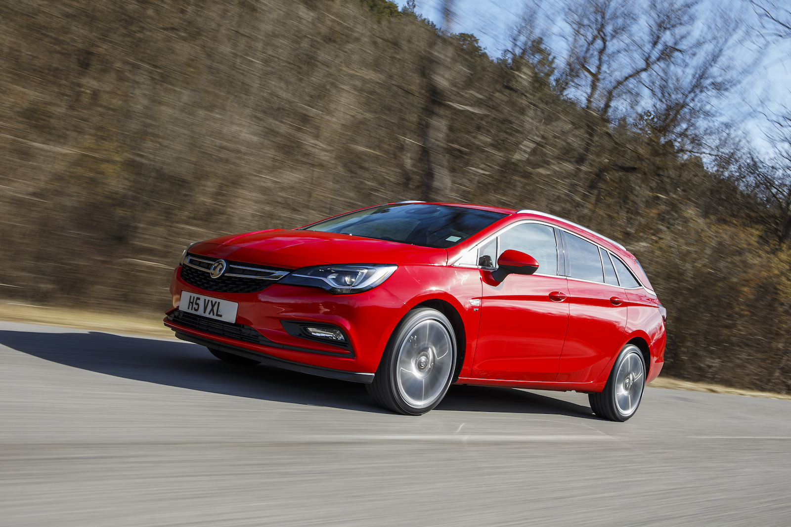 2016 Vauxhall Astra 1.6 CDTi 160 BiTurbo Sports Tourer UK First Drive ...