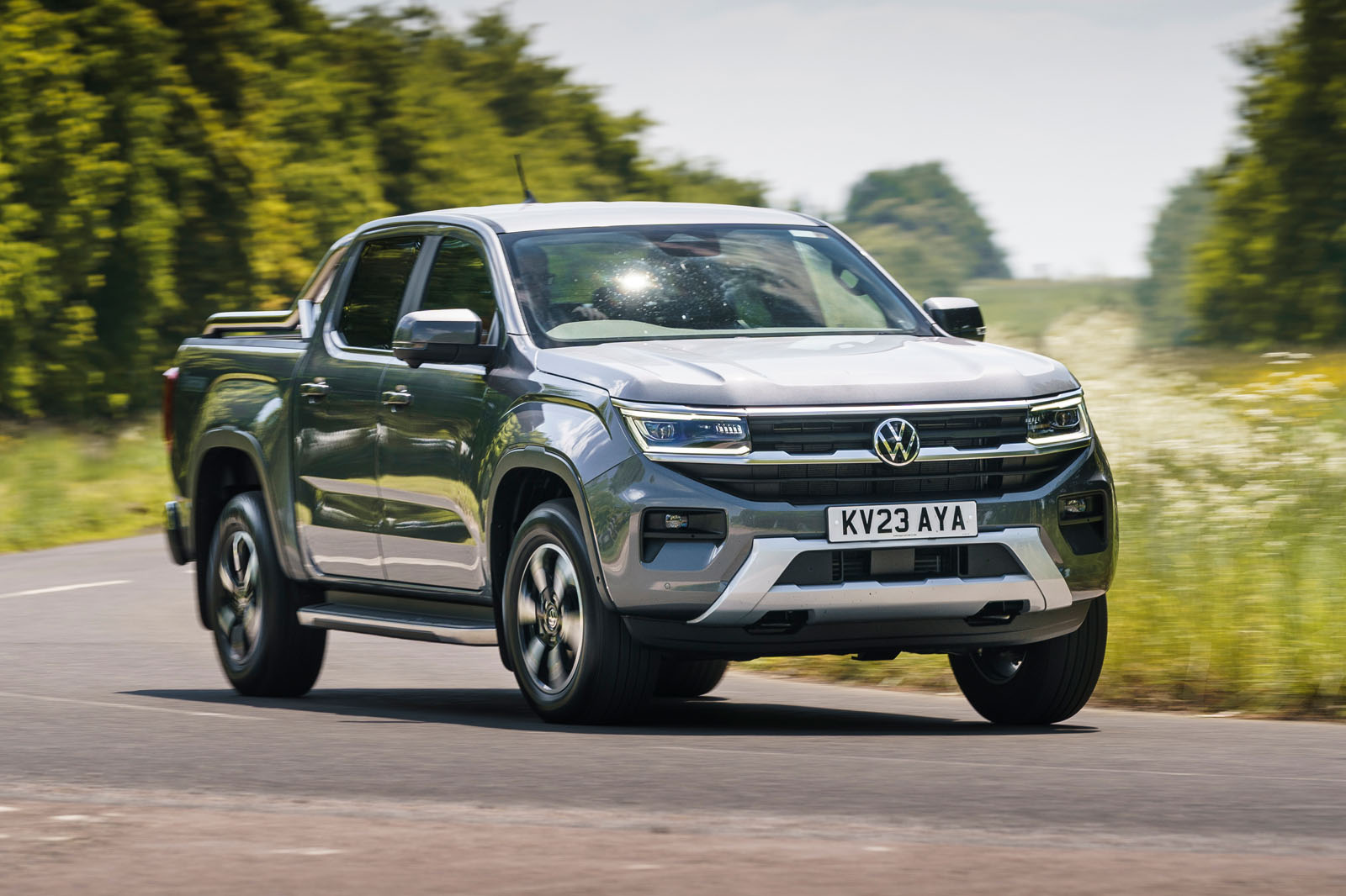 https://www.autocar.co.uk/sites/autocar.co.uk/files/images/car-reviews/first-drives/legacy/volkswagen-amarok-style-review-2023-01-cornering-front.jpg