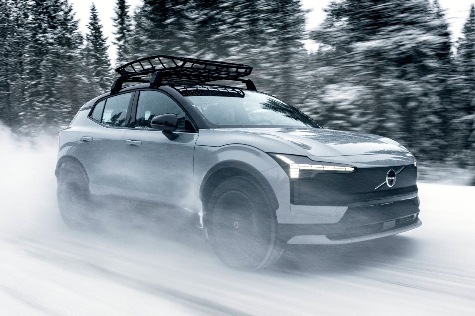 Volvo Cross Country goes electric with 4x4 version of EX30