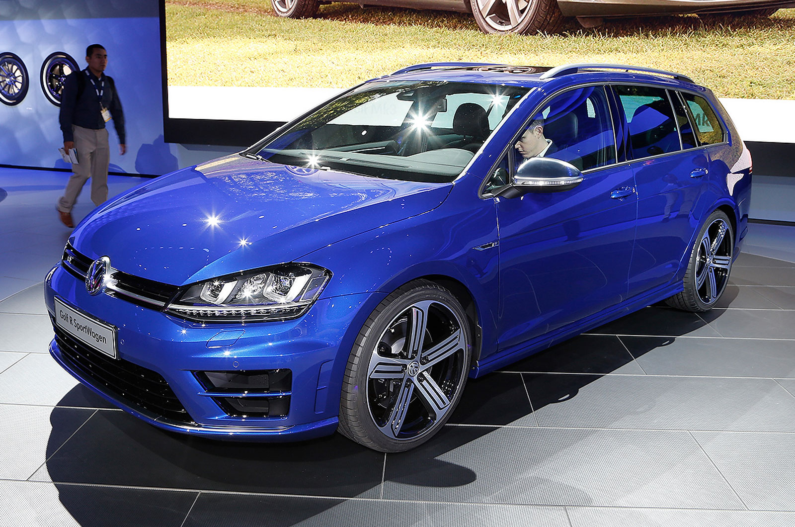 Volkswagen Reveals Hot Golf R Estate Autocar 6023