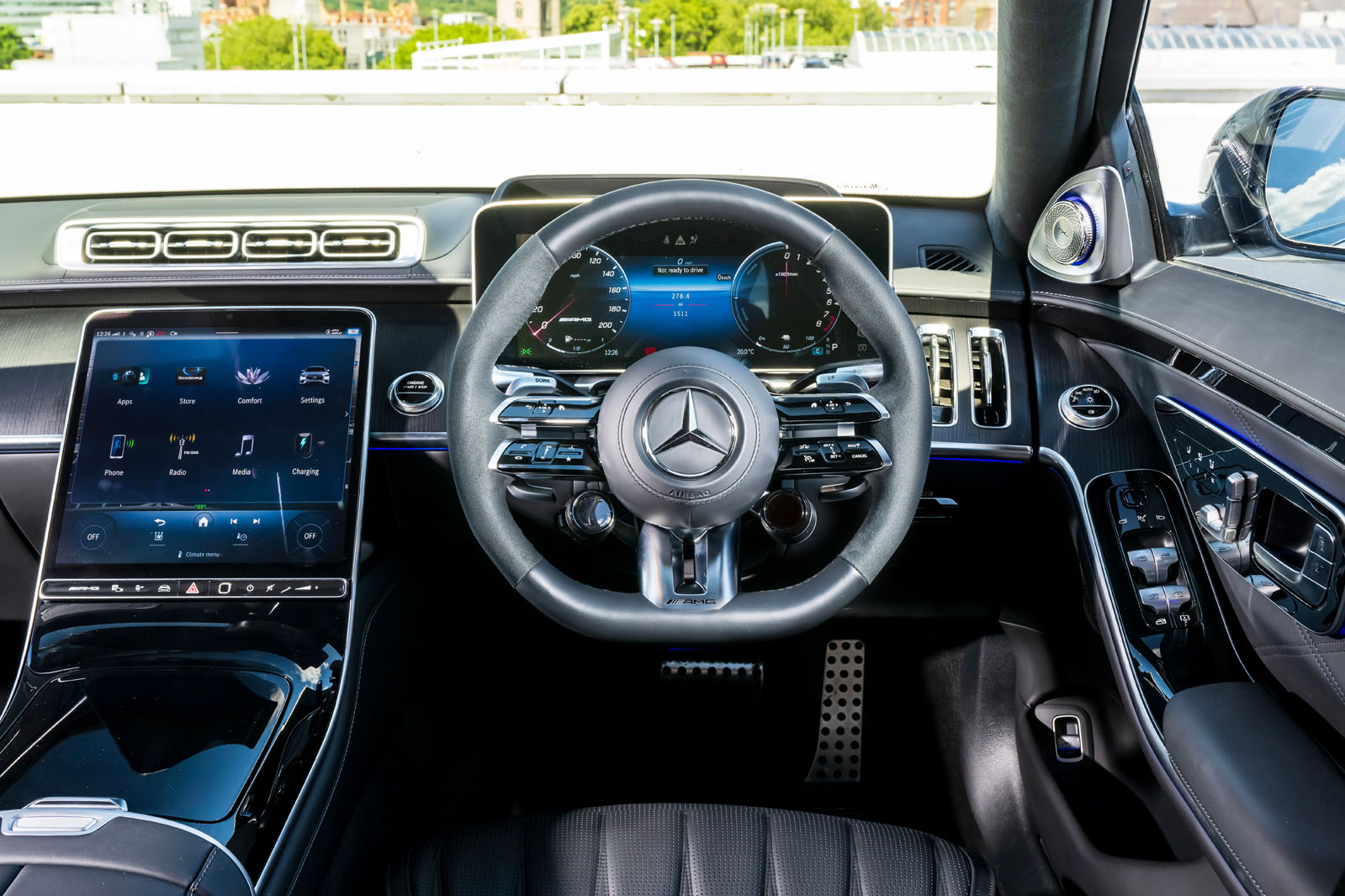 Mercedes AMG S63 e Performance review 2024 07dash